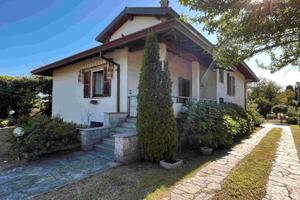 Zona residenziale, ampia villa , unico livello