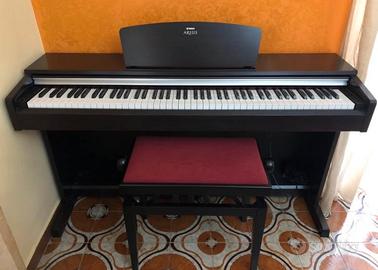 Pianoforte Yamaha Arius pari al nuovo + sgabello