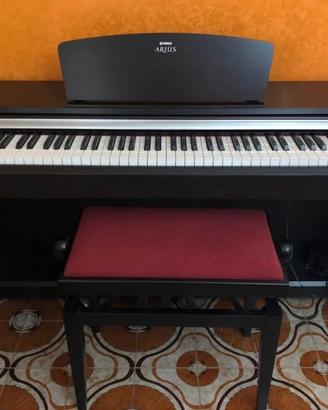 Pianoforte Yamaha Arius pari al nuovo + sgabello