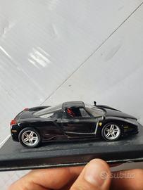 Ferrari Enzo nera