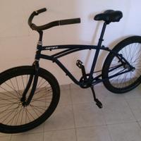 Bicicletta contro pedale