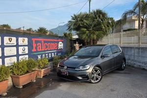 Volkswagen Golf 1.6 TDI R-Line Cockpit