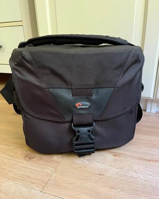 Borsa macchina foto lowepro