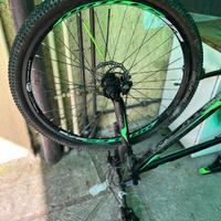 bici 27.5 quasi nuova ma solo con una sola ruota f