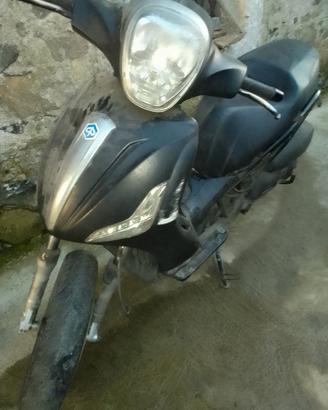 Piaggio Beverly M69 2 00