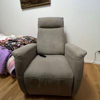 Poltrona relax elettrica pari al nuovo