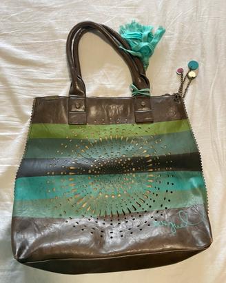 Borsa desigual