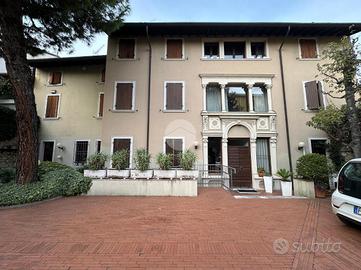 4 LOCALI A DESENZANO DEL GARDA