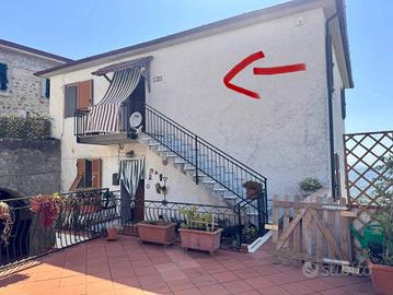 Villa di 100 m² con 4 locali e box auto a Follo