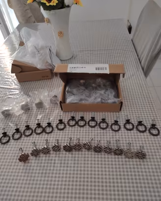 Pomelli per mobili completi di viti 