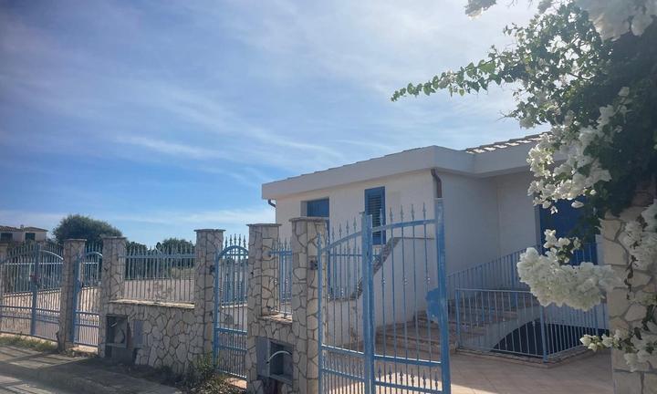 Località costiera bifamiliare da ultimare