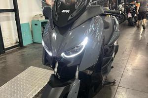 YAMAHA X-MAX 300 terminale akrapovic
