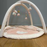 Tappeto da gioco con archi in cotone rosa
