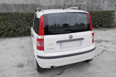 AUTO FIAT PANDA