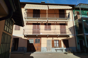 Casa indipendente in centro paese