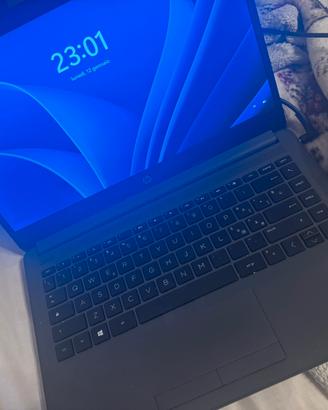 Notebook HP G8 250 gb 8gb di ram intel 5 10th