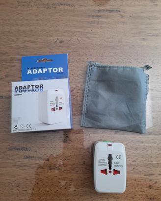 Adattatore universale da viaggio