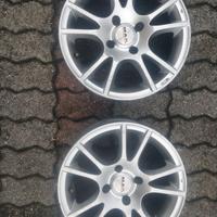 2 cerchi in lega Ford Focus R15