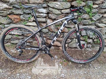 Mountain-bike Olmo Namib 29" in carbonio