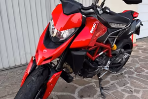 Hypermotard 950