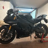 Yamaha r1 2019