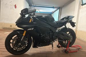 Yamaha r1 2019