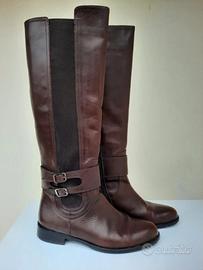 Stivale marrone tacco basso