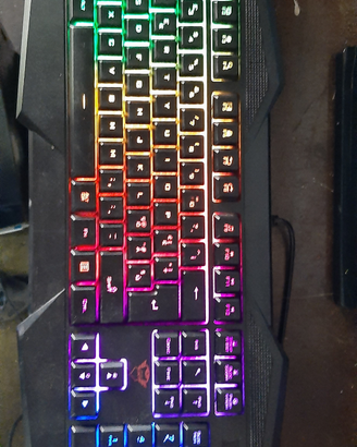 tastiera illuminata più mouse wireless