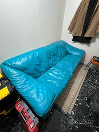 Coppia Divani Frau 2/3 posti pelle azzurro polvere