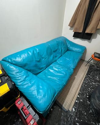 Coppia Divani Frau 2/3 posti pelle azzurro polvere