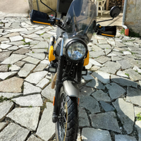 Royal enfield Himalayan scram 411 . CF moto 450