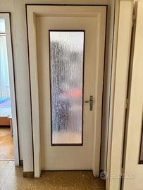 Porta - Porte di varie dimensioni e materiali.