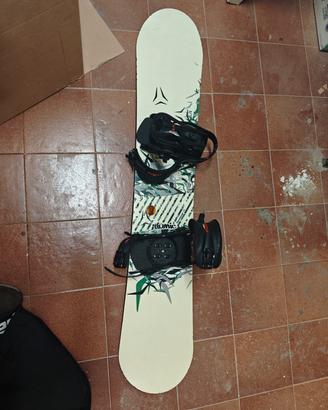 Tavola snowboard Atomic 148 cm completa attacchi