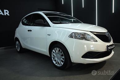 LANCIA YPSILON 1.0 70 CV HYBRID SILVER