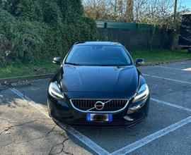 Volvo v40 D2 plus