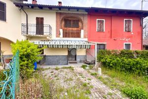 CASA SEMINDIPENDENTE A COSSOMBRATO