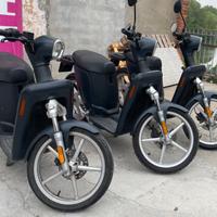 Askoll scooter elettrico 50 2posti doppia batteria