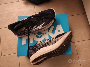 scarpe da atletica chiodate 