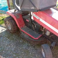 Trattorino tagliaerba 