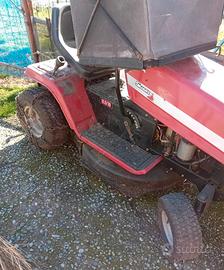 Trattorino tagliaerba 