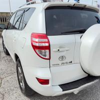 Toyota RAV4 (2012) in buono stato – Spaziosa