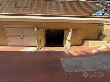 Box / Garage di 125 m² a Roma