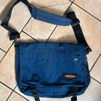 Borsa a tracolla eastpak