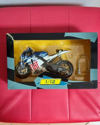 Modellino Moto GP 1:12 Colin Edward Yamaha 2007