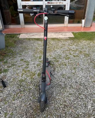 Monopattino elettrico ducati