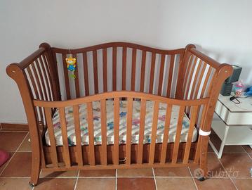 culla in legno con materasso