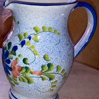 Brocca d’acqua in ceramica.