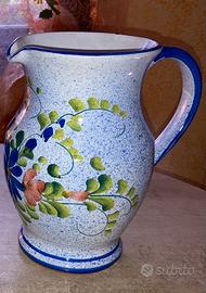 Brocca d’acqua in ceramica.