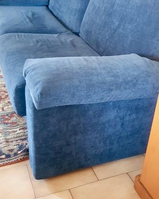 2 divani usati pochissimo