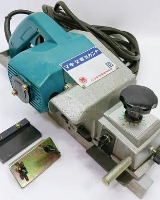 Pialla Makita 82mm 950W-16000rpm
